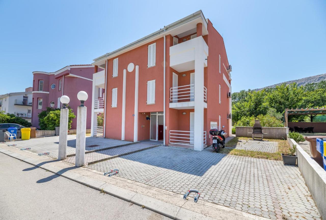 Apartments Melania & Antonia Baška Exteriör bild