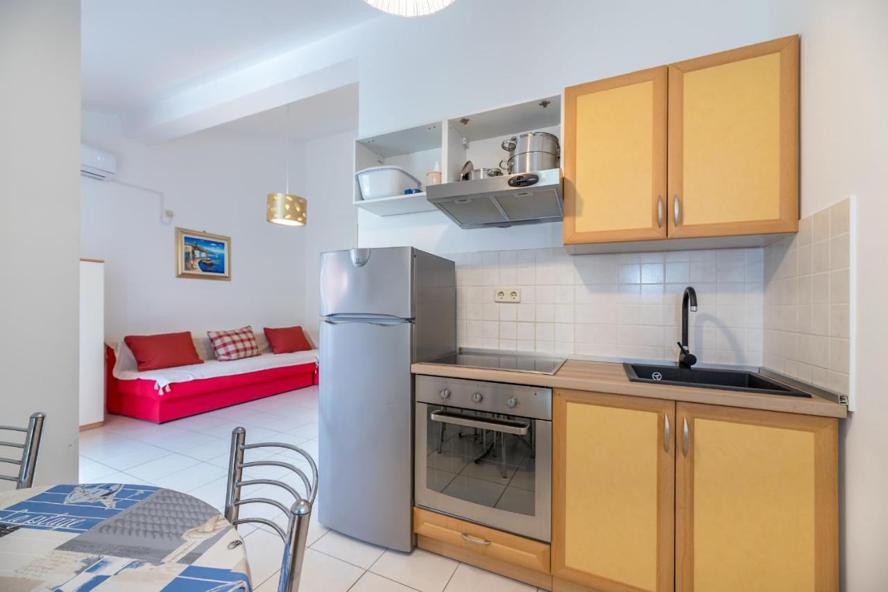 Apartments Melania & Antonia Baška Exteriör bild